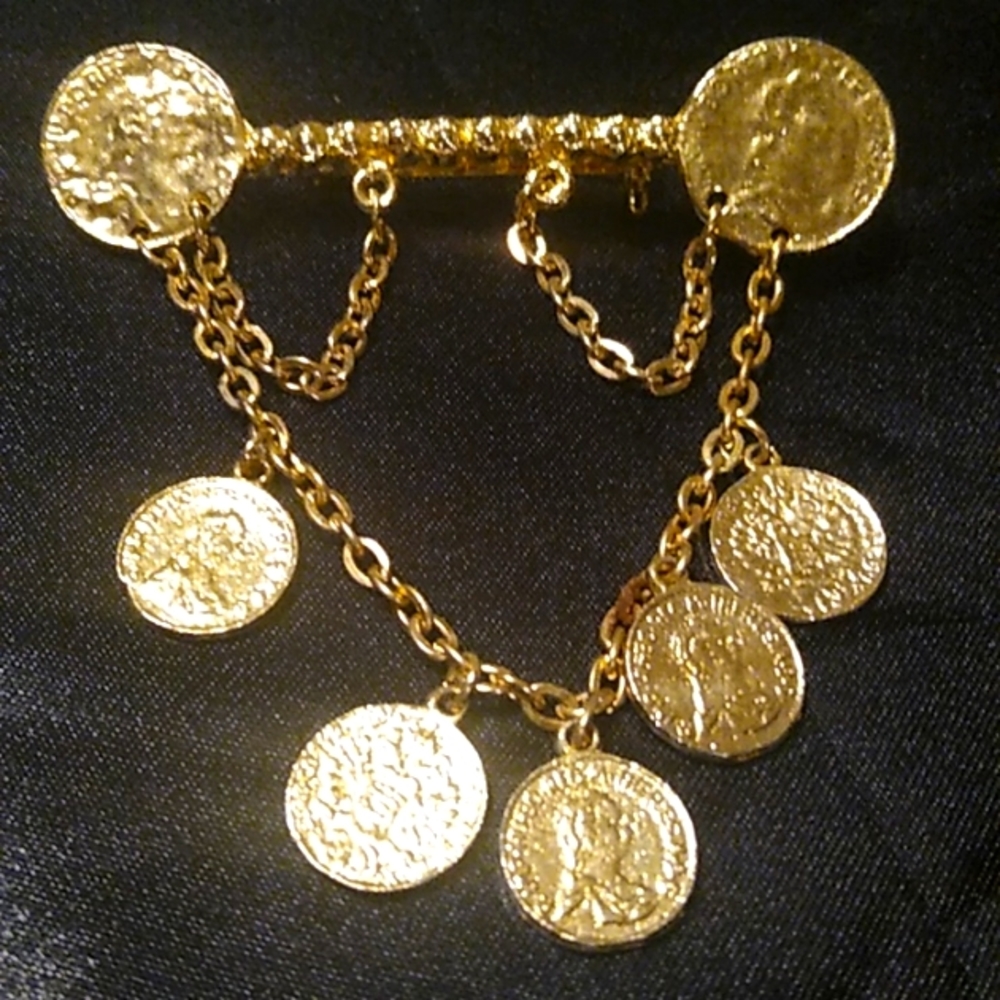 VINTAGE GOLD TONE FAUX COIN PIN